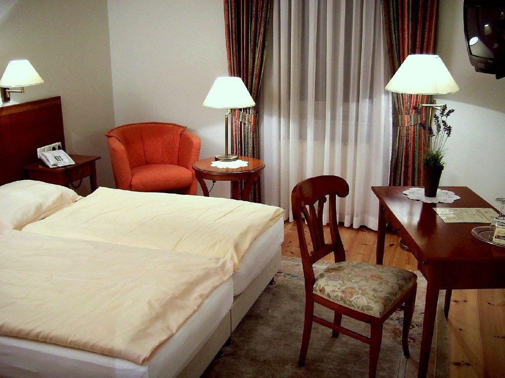 Hotel Garni Schlossgarten Neustrelitz Luaran gambar