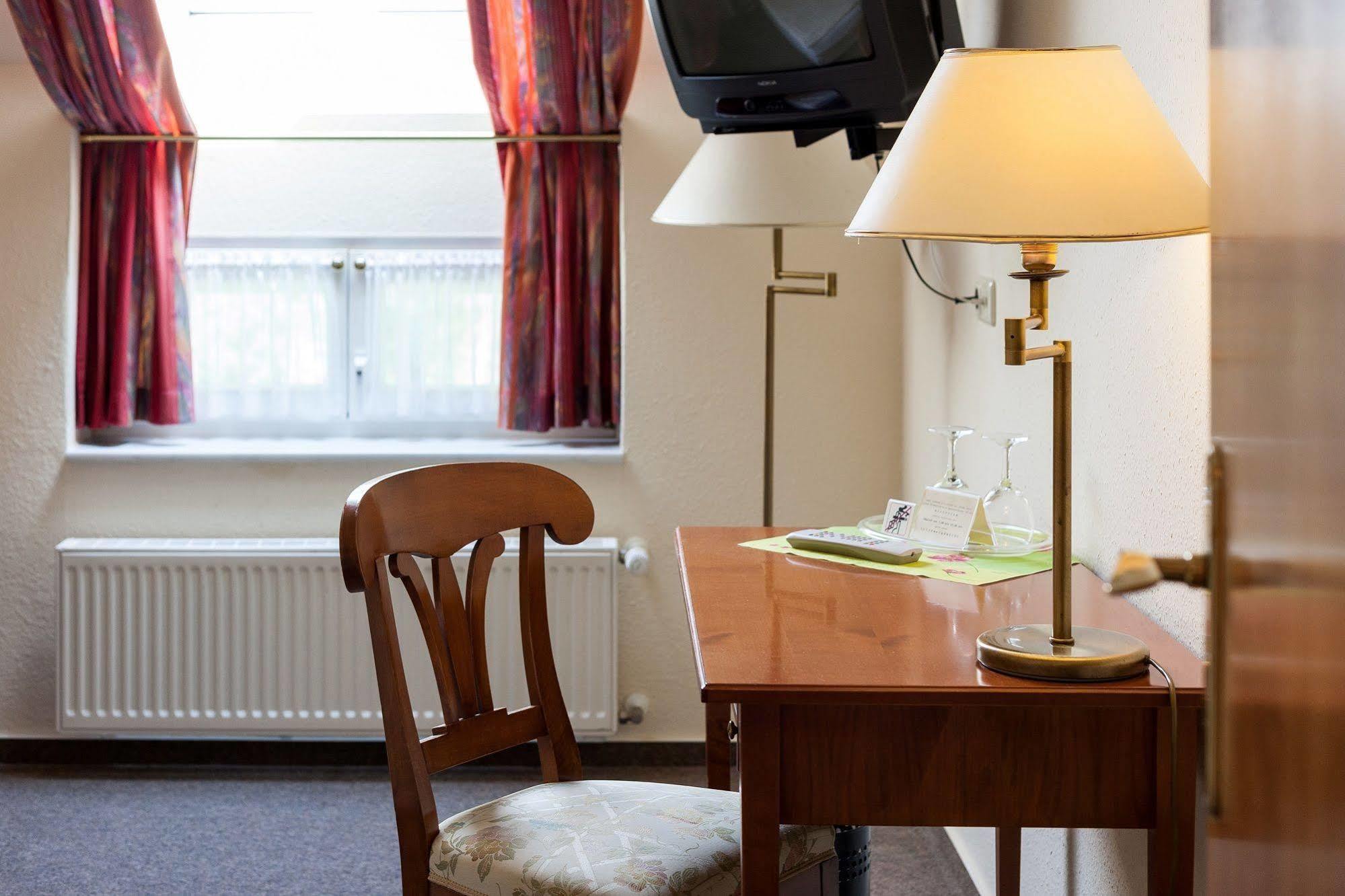 Hotel Garni Schlossgarten Neustrelitz Luaran gambar