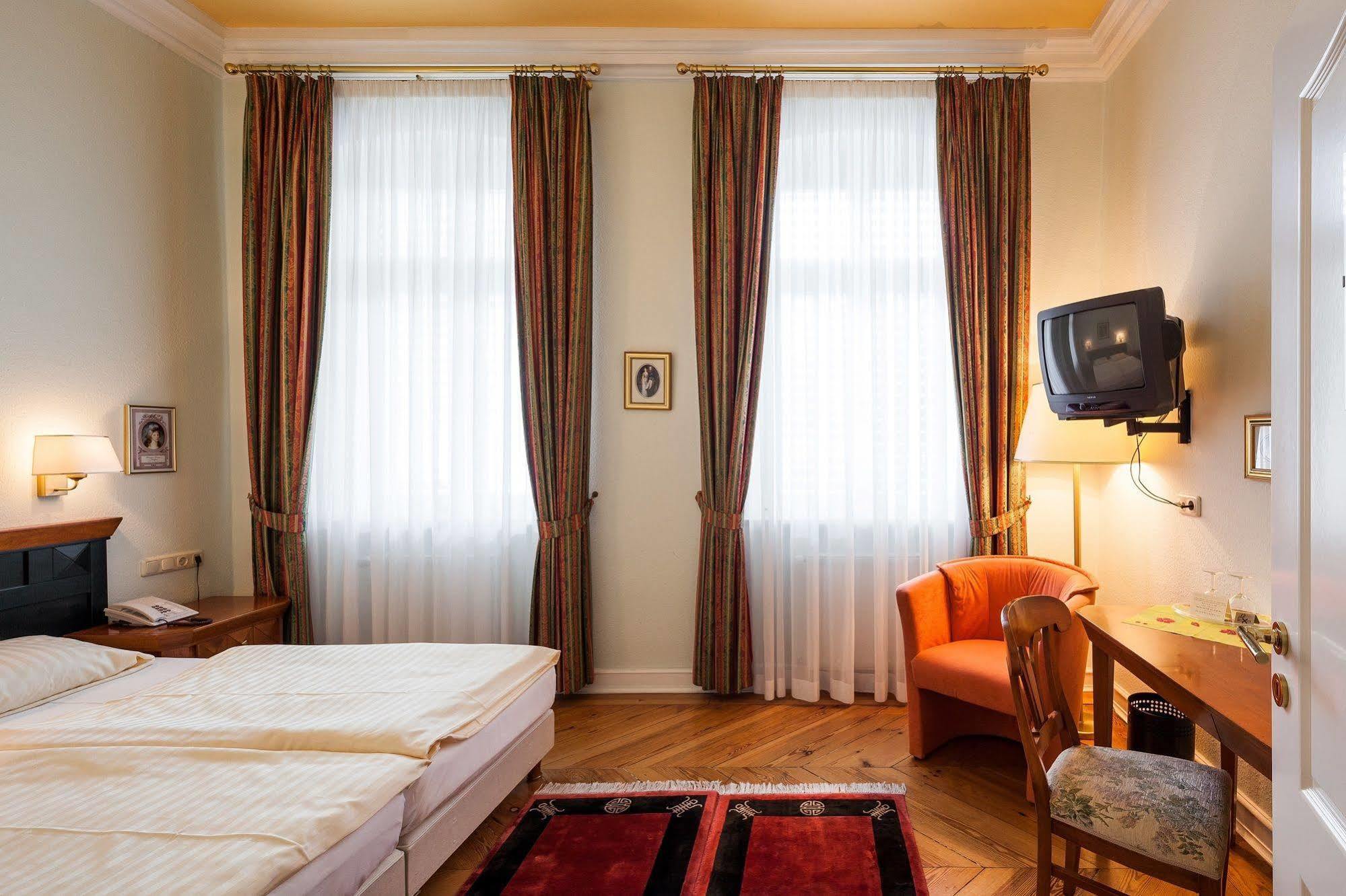 Hotel Garni Schlossgarten Neustrelitz Luaran gambar